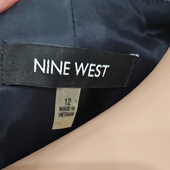 Nine West Gray Blazer with Notched Lapels and Tailored Fit - Picture 7 of 7